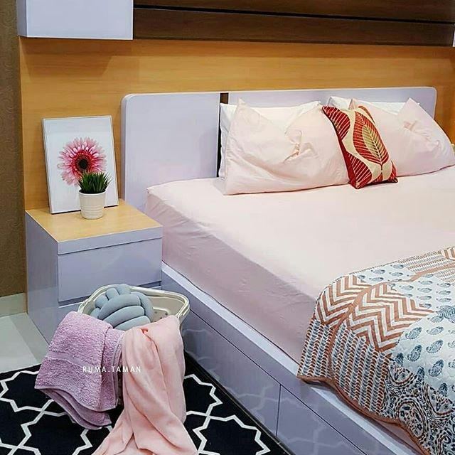 Inspirasi Desain Kamar  Tidur Paling Keren Warna Putih 