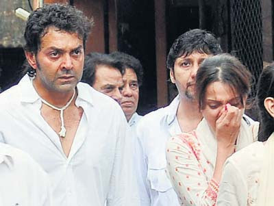 Wedding Photos Sunny Deol on Latest News  Bobby Deol Performs Billionaire Father In Law Devendra