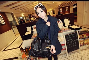 9514 JB - 180 RIBU - Material PU Leather Bottom Width 43 Cm Height 32 Cm Thickness 11 Cm Strap(Adjustable) Weight 0.85---