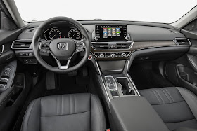 2018 Honda Accord 2.0T Touring interior