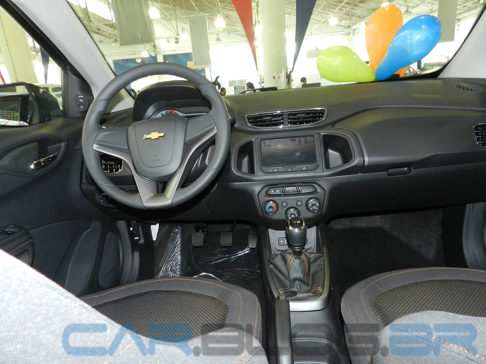 Chevrolet Onix LT 1.4 x Celta