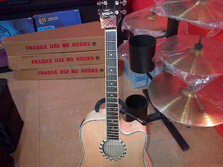 Gibson Epiphone Acoustic Guitar presented by DMS Music Store Toko Musik dengan harga murah di Surabaya