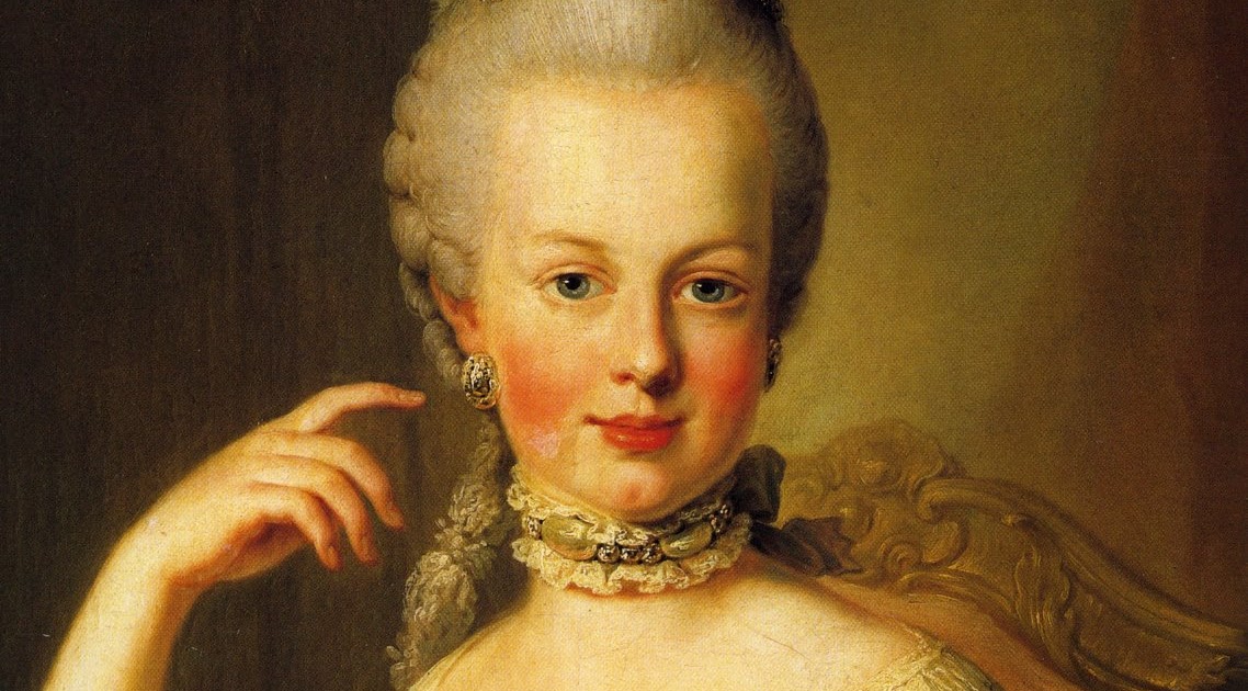 Fashion is My Muse: Portraits of Marie Antoinette