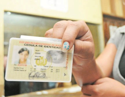 Segip emite al menos 20 mil cédulas de identidad entre Argentina, Brasil y Chile (2014)