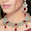 Exquisite Necklace Set With Glossy Stones