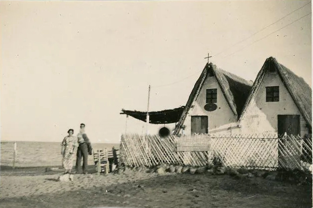 Barracas en la Playa del Saler en 1935.