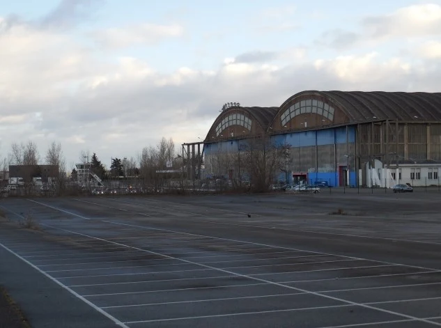 hangar aeroport lyon