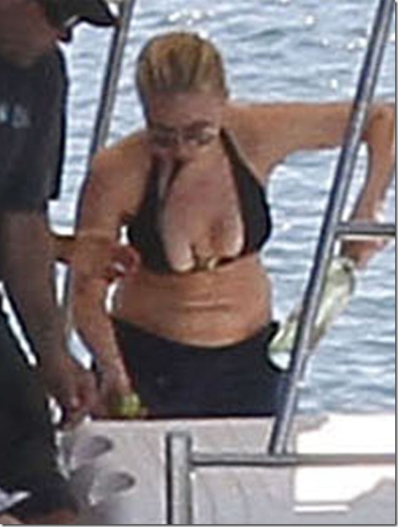 Exclusive... Scarlett Johansson And Nate Naylor Enjoying A Valentine's Cruise