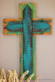 reclaimed wood cross http://bec4-beyondthepicketfence.blogspot.com/2014/04/scrap-wood-cross.html