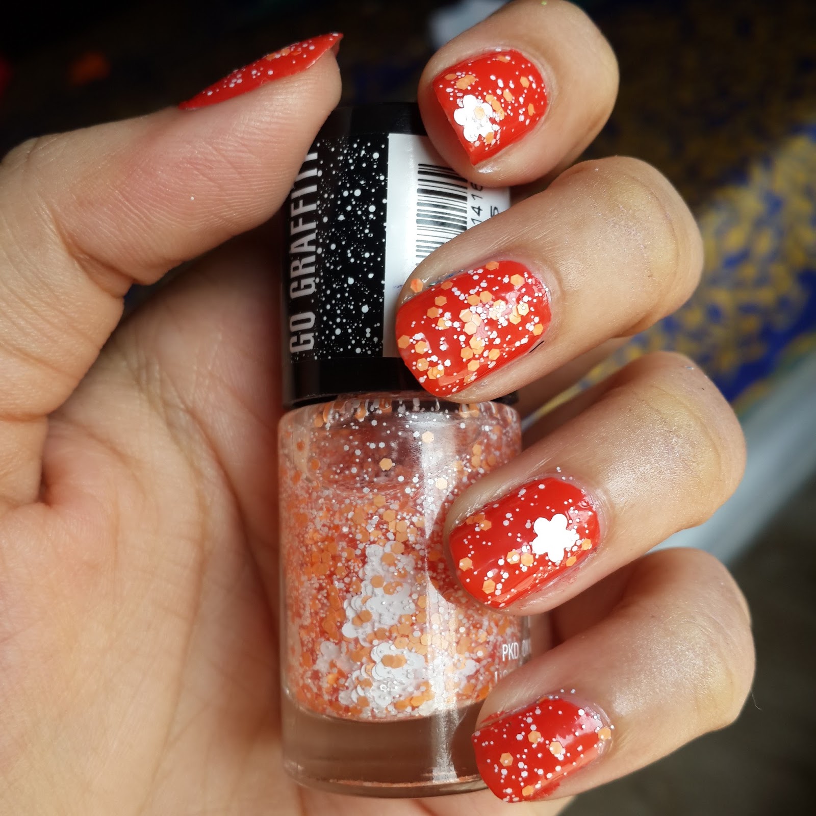 DIY: Nail Art With Maybelline's Glitter Mania!