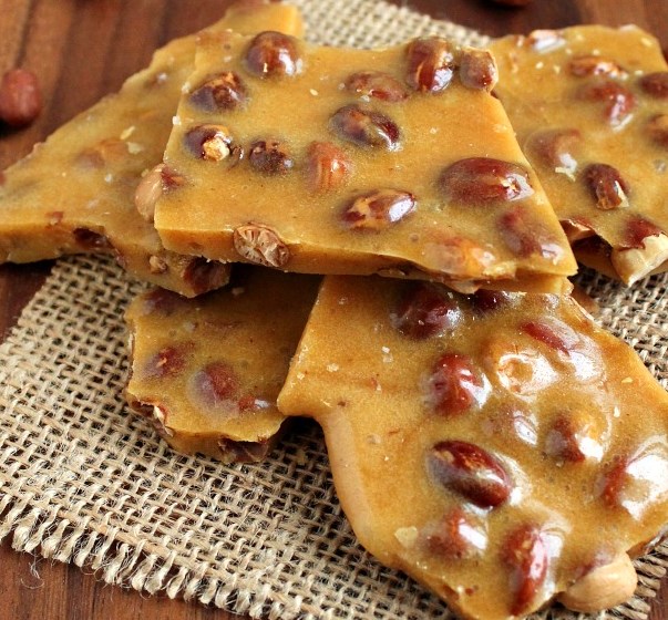 MOM’S BEST PEANUT BRITTLE RECIPE #desserts #candy