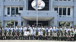  61 ACSC New Zealand students visit TNI Headquarters