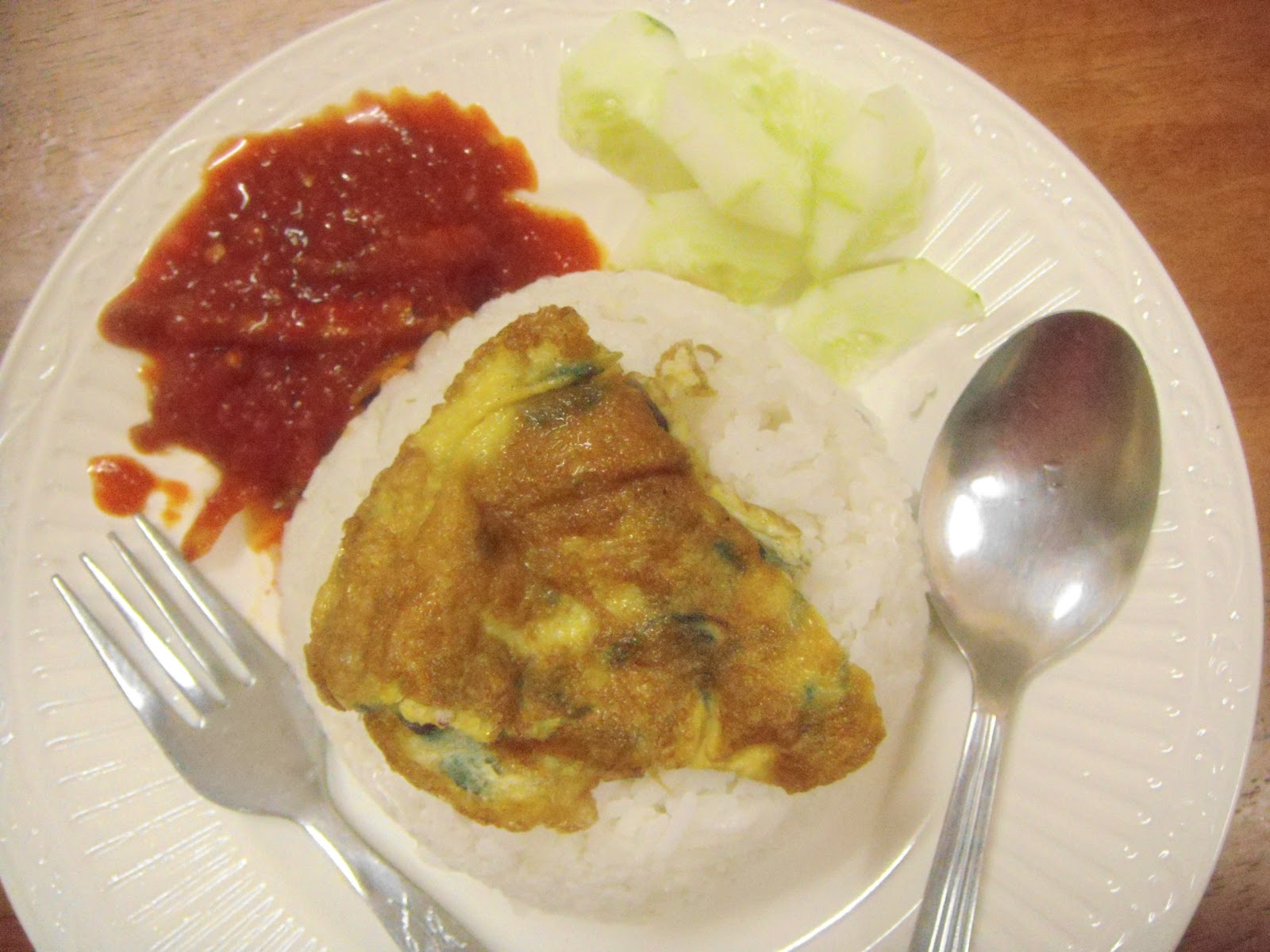 Honey Lemon: Nasi Lemak halba sambal bilis dan telur dadar