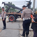 Satlantas Polresta Deli Serdang Olah TKP di Lintasan Kereta Api Tanpa Pintu Neng Nong