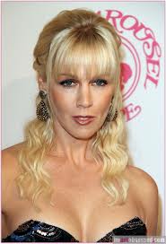 Bikiniben a Beverly Hills 90210 40 éves sztárja