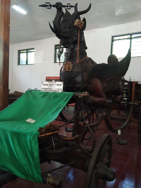 Kereta Paksi Naga Liman