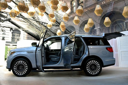 The all-new Lincoln Navigator takes the luxury SUV to a higher level