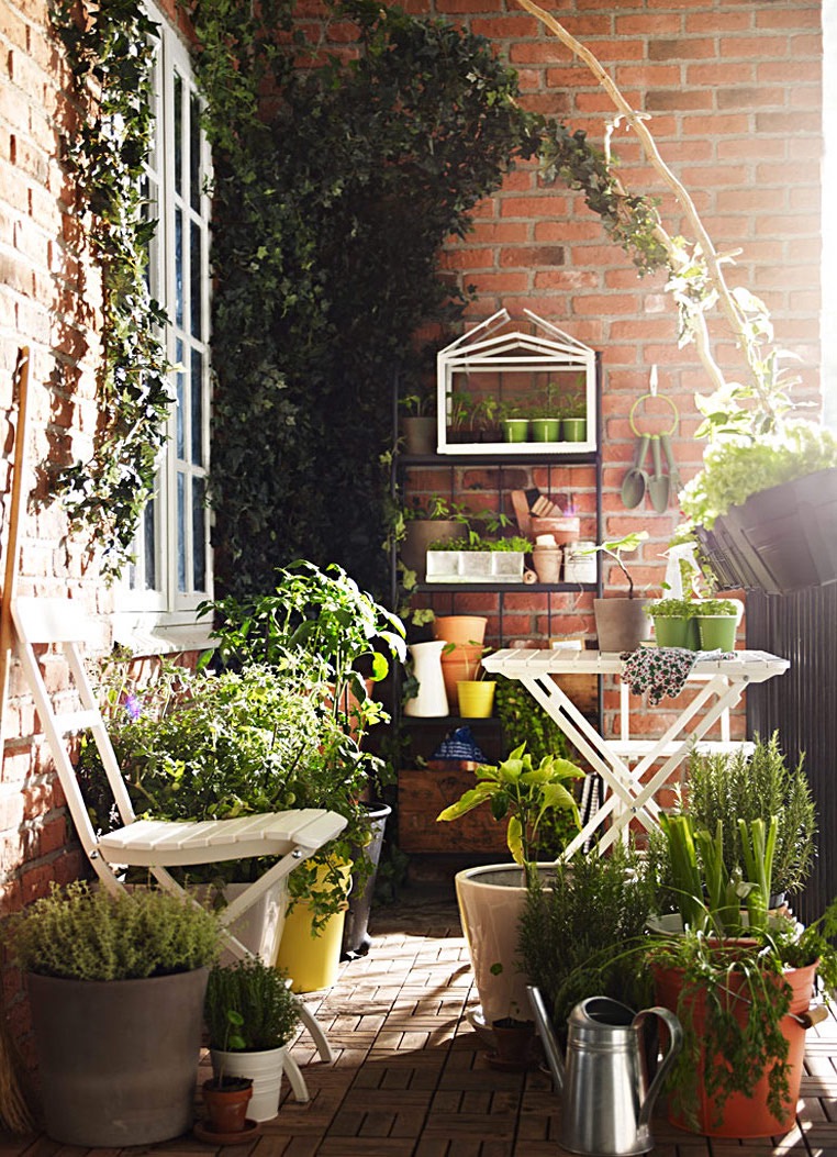 Creative Balcony Garden Design Ideas for Gardeners | Boo ...