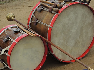 Photo of Civil War Drums at Appomattox by atholtonus at https://pixabay.com/photos/drums-appomattox-civil-war-america-1178542/