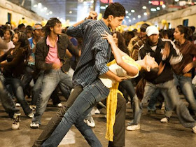 Foto de los protagonista bailando