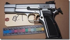 threatening-gun