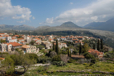 Οίτυλο, το κάστρο της Κελεφάς και η μονή Τσίγκου