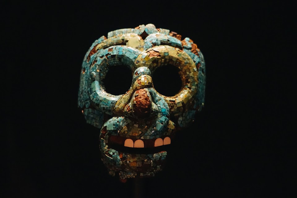 ケツァルコアトルのモザイクマスク（Mosaic mask of Quetzalcoatl）