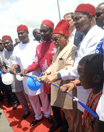 Buhari don inaugurate second Niger bridge, e go boost economy for Southeast
