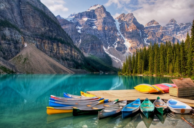 Top 10 Natural Wonders in North America - Moraine Lake, Canada