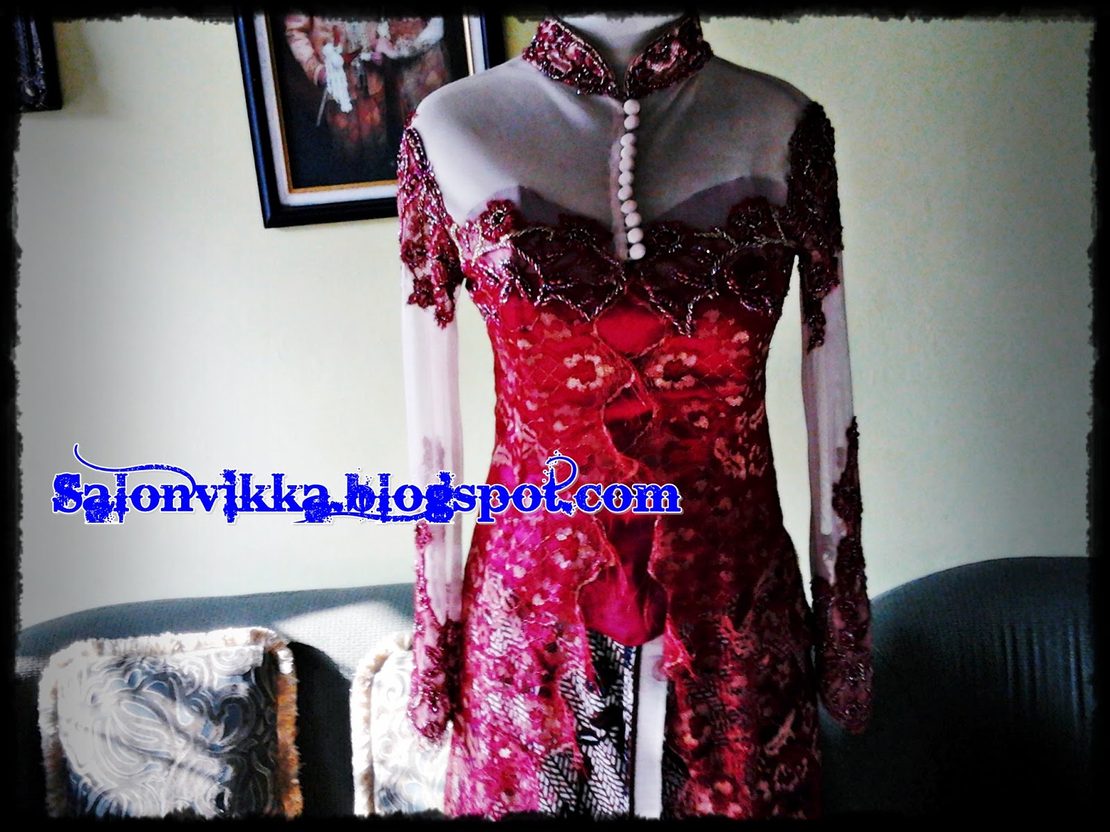 Brokat Kombinasi Warna Gold Dan Maroon - SETELAN KEBAYA ...