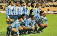 SELECCIÓN DE ARGENTINA - Temporada 1999-00 - Sensini, Claudio López, Ayala, Pochettino, Burgos y Vivas; Zanetti, Ortega, Cholo Simeone, Hernán Crespo y Kily González - ESPAÑA 0, ARGENTINA 2 (Kily González y Pochettino) - 17/11/1999 - Partido amistoso - Sevilla, estadio Olímpico de la Cartuja