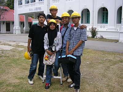  Gambar  Hantu  Mei 2010