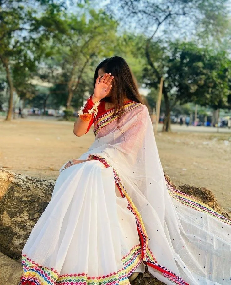 শাড়ি পরা প্রোফাইল পিক মুখ ঢাকা
