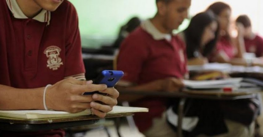 Prohibición del uso de celulares en las escuelas (Hugo Diaz)