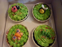 Garden bugs cupcakes