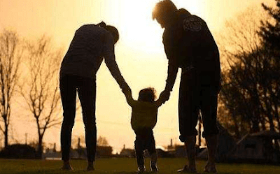 Kumpulan Puisi  Ibu  Dan  Ayah  Singkat Terbaik Menyentuh  Hati 