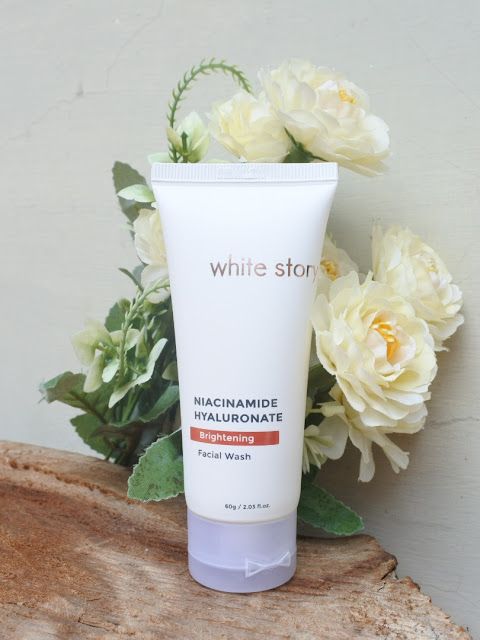 Review White Story Brightening Facial Wash