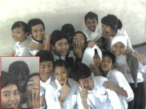 FOTO KOLEKSI PENAMPAKAN HANTU YANG TERTANGKAP KAMERA AMATIR