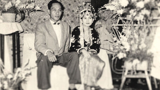 Pramoedya Ananta Toer bertemu dan menikah dengan Maimunah Thamrin. Nama yang disebut terakhir ini adalah keponakan dari pemimpin nasionalis, Husni Thamrin.