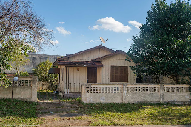 Casa de madeira na Rua Domingos Greca, Curitiba