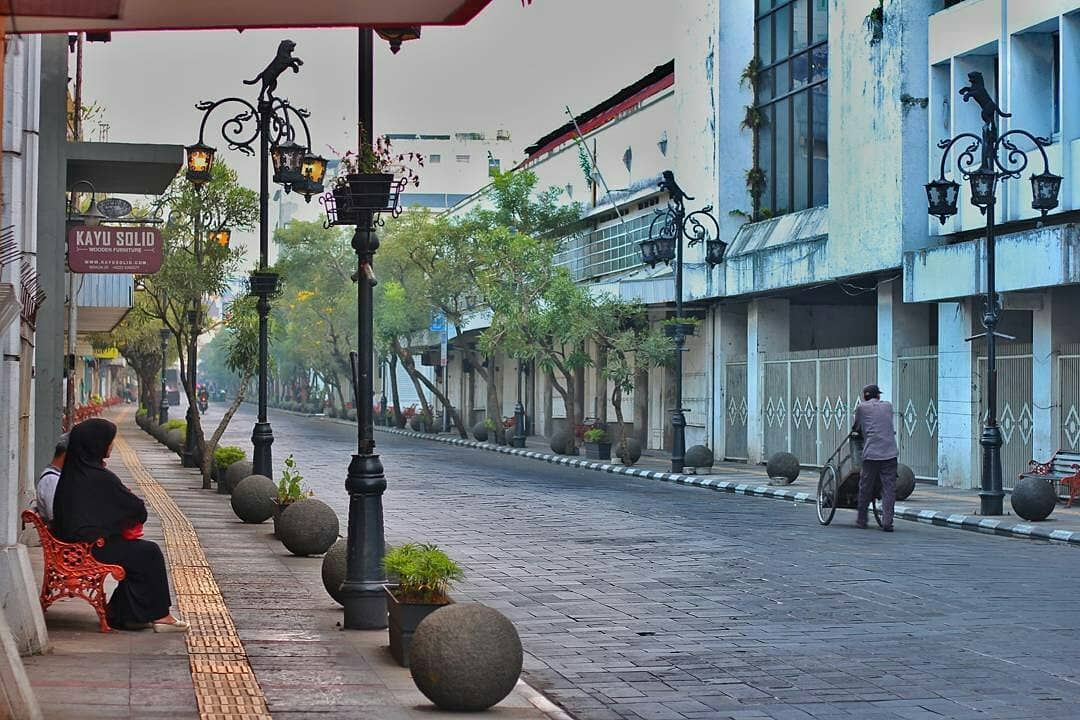 Jalan Braga Bandung di Pagi Hari