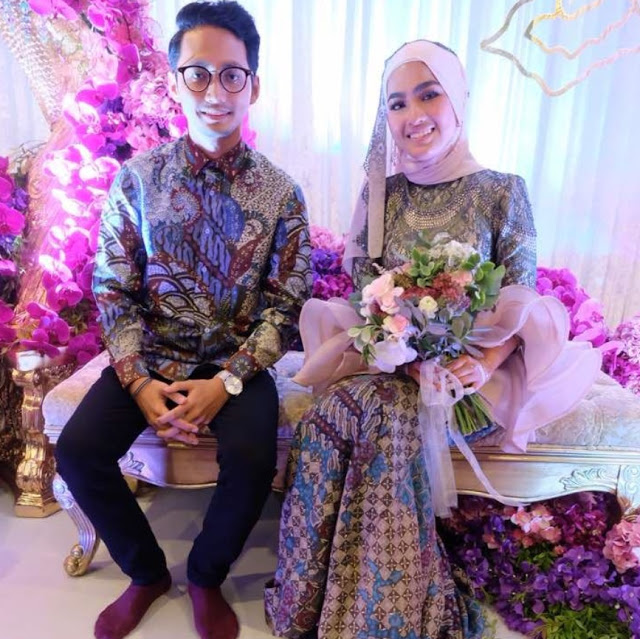 Elfira Loy Dan Sufian Suhaimi Bertunang. Baju Batik 