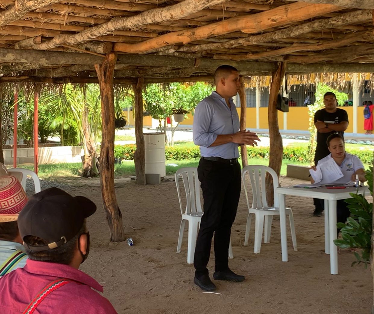 https://lanochedelarcoiris.blogspot.com/Para tratar temas de permanencia educativa 2023, Distrito de Riohacha concerta con autoridades indígenas