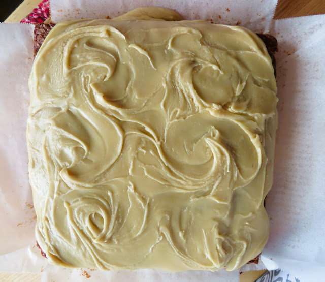 Applesauce Spice Cake