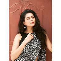 Anuja Walhe (Actress) Biography, Wiki, Age, Height, Career, Family, Awards and Many More