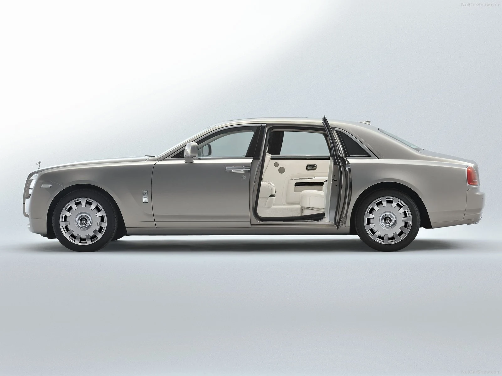 Hình ảnh xe siêu sang Rolls-Royce Ghost Extended Wheelbase 2012 & nội ngoại thất