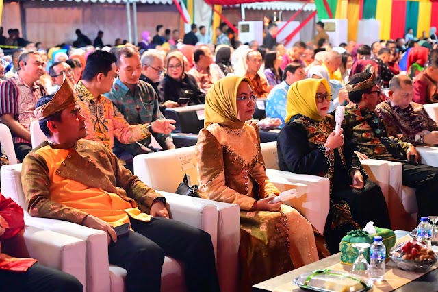 Danlanud RSN beserta Pj Gubernur Riau Hadir dalam Acara yang Memecahkan Rekor MURI: Tarian 10.000 Penari