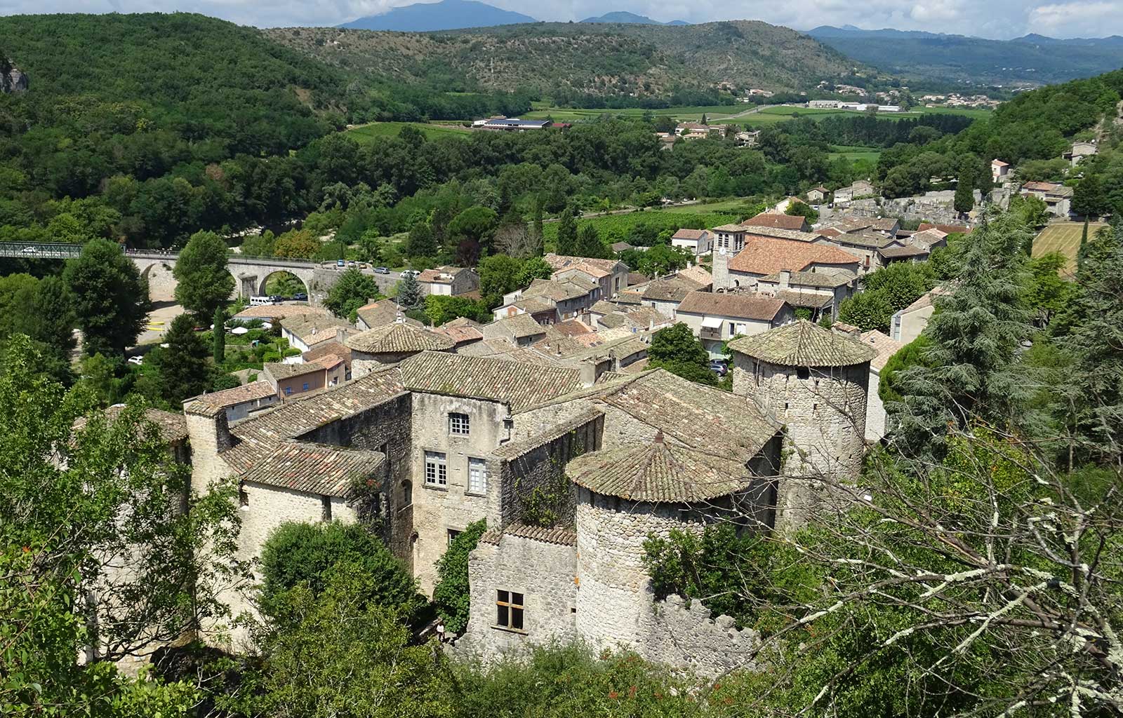 visites bonnes adresses Ardèche village vogüé