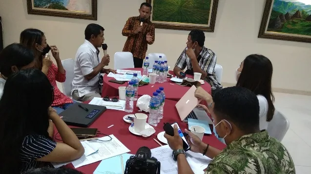 Politeknik  eLBajo  Commodus  Gelar FGD  Perumusan Akselerator Daerah dan Peta Kemitraan Pentahelix