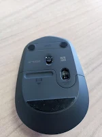 Logitech M171 bottom - battery compartment